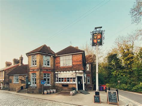 best upnor pubs.